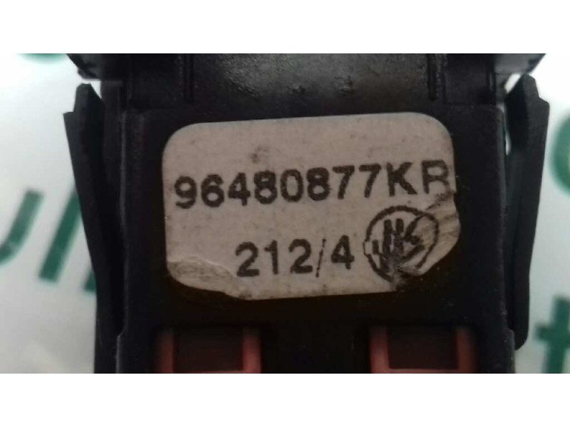 Recambio de warning para citroen c4 berlina collection referencia OEM IAM 96480877KR  