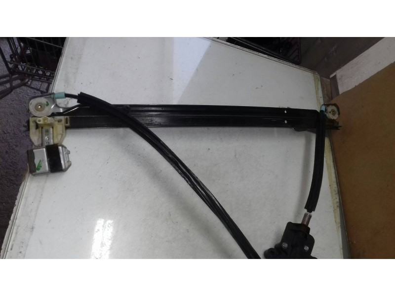 Recambio de elevalunas delantero izquierdo para chrysler voyager (gs) 2.5 turbodiesel referencia OEM IAM 0489452  ELECTRICO