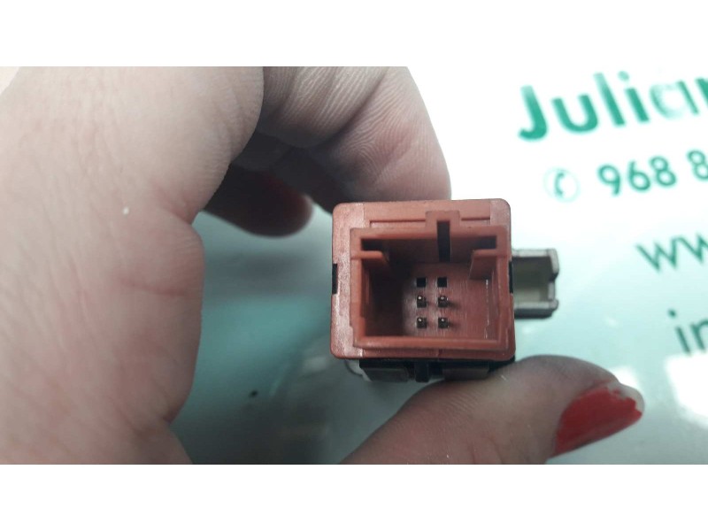 Recambio de warning para citroen c4 berlina collection referencia OEM IAM 96480877KR  