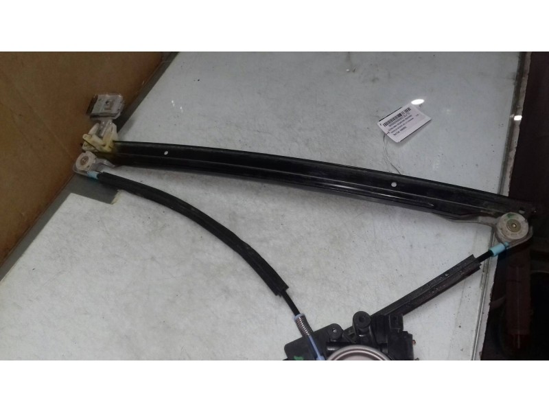 Recambio de elevalunas delantero izquierdo para chrysler voyager (gs) 2.5 turbodiesel referencia OEM IAM 0489452  ELECTRICO