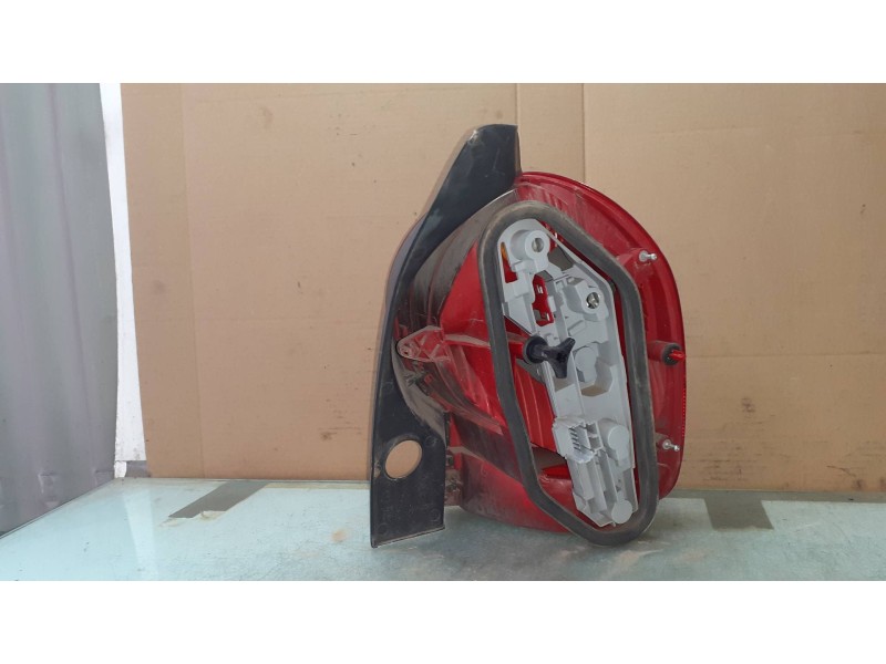 Recambio de piloto trasero izquierdo para renault modus confort dynamique referencia OEM IAM 8200538786  