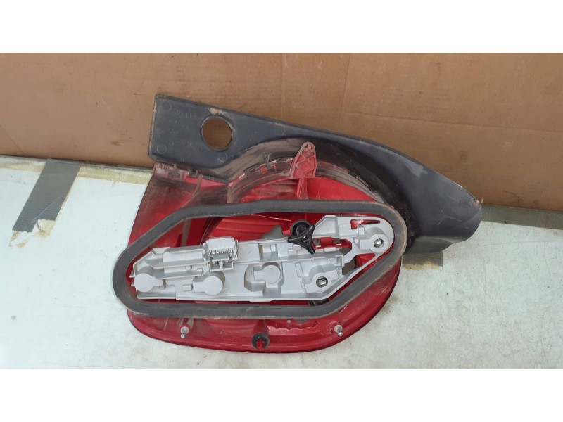 Recambio de piloto trasero izquierdo para renault modus confort dynamique referencia OEM IAM 8200538786  