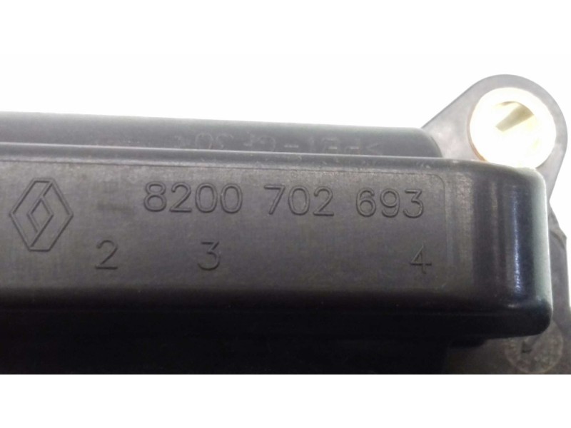 Recambio de bobina encendido para dacia sandero ambiance referencia OEM IAM 8200702693 8200734204 77040001