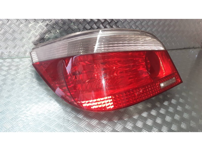 Recambio de piloto trasero izquierdo para bmw serie 5 berlina (e60) 530i referencia OEM IAM 15823703 6910767 B31595