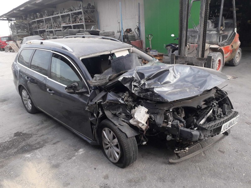 volkswagen passat variant (365) del año 2014