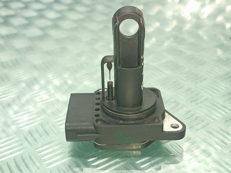 Recambio de caudalimetro para toyota yaris (ksp9/scp9/nlp9) básico referencia OEM IAM 2220430010 1974002110 DENSO