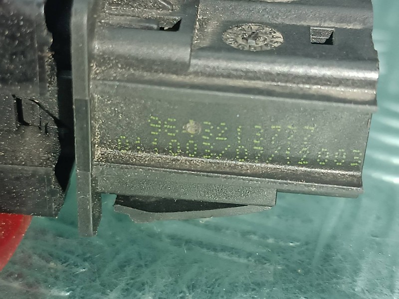 Recambio de warning para peugeot 206 berlina xs-line referencia OEM IAM 9642213777 VALEO CONECTOR 3 PINES