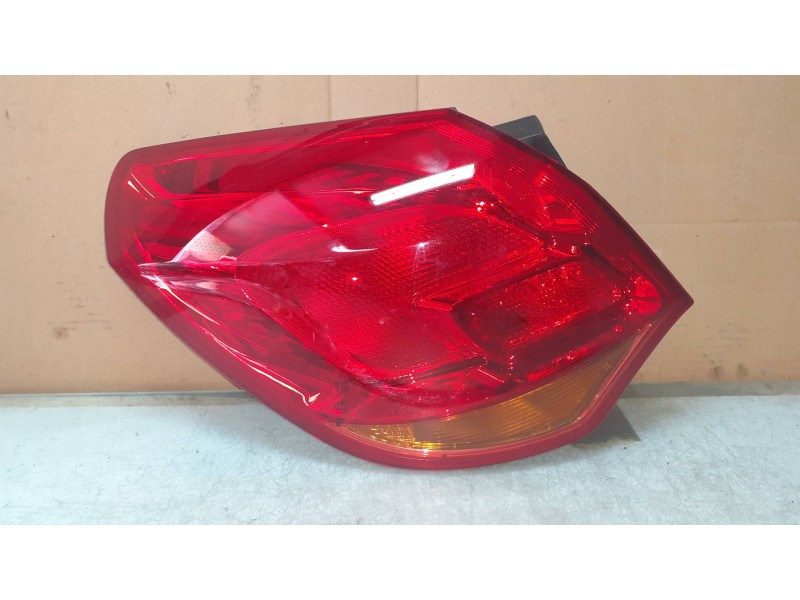 Recambio de piloto trasero izquierdo para opel astra j lim. cosmo referencia OEM IAM 1090098  