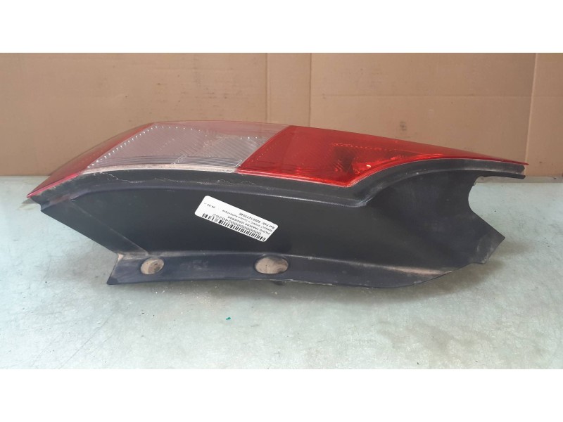 Recambio de piloto trasero izquierdo para renault scenic ii confort authentique referencia OEM IAM 8200127704E  