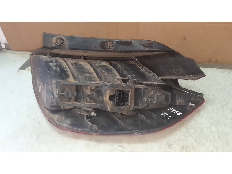 Recambio de piloto trasero izquierdo para renault scenic ii confort authentique referencia OEM IAM 8200127704E  