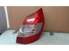 Recambio de piloto trasero derecho para renault scenic ii confort authentique referencia OEM IAM 8200127702E  