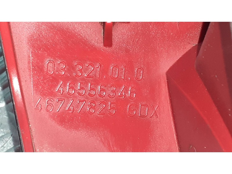 Recambio de piloto trasero derecho interior para alfa romeo 147 (190) 1.9 jtd distinctive referencia OEM IAM 03321010 46747825GD