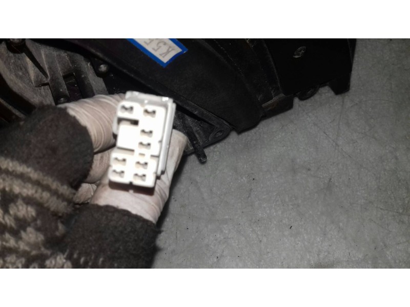 Recambio de retrovisor izquierdo para kia carnival td ls referencia OEM IAM E4012107  ELECTRICO