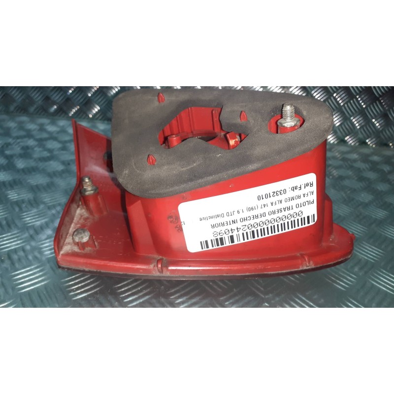 Recambio de piloto trasero derecho interior para alfa romeo 147 (190) 1.9 jtd distinctive referencia OEM IAM 03321010 46747825GD