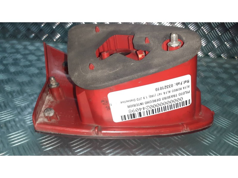 Recambio de piloto trasero derecho interior para alfa romeo 147 (190) 1.9 jtd distinctive referencia OEM IAM 03321010 46747825GD