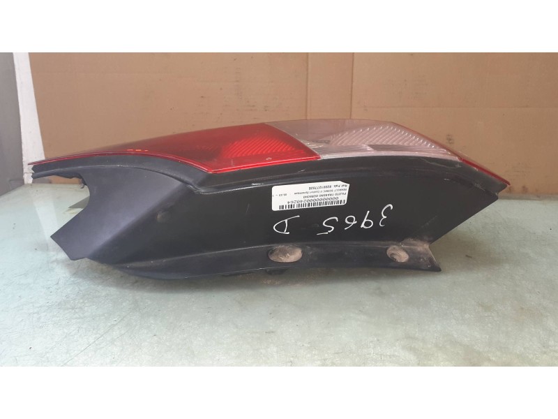 Recambio de piloto trasero derecho para renault scenic ii confort dynamique referencia OEM IAM 8200127702E  