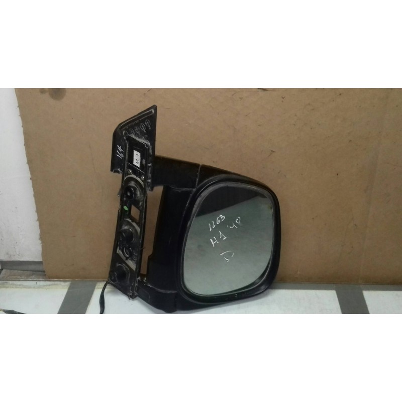 Recambio de retrovisor derecho para hyundai h 1 2.5 diesel referencia OEM IAM E11015417  ELECTRICO