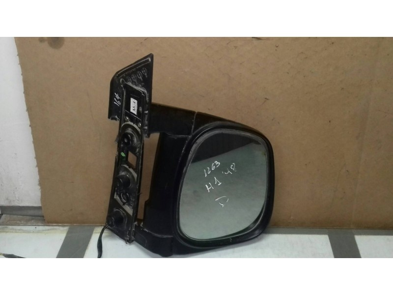 Recambio de retrovisor derecho para hyundai h 1 2.5 diesel referencia OEM IAM E11015417  ELECTRICO