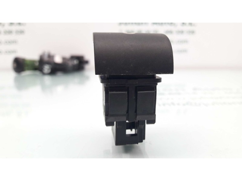 Recambio de interruptor para peugeot 207 xs referencia OEM IAM 96570636XT  C/C