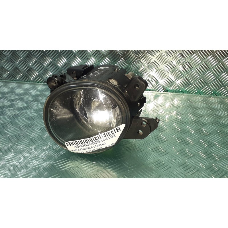 Recambio de faro antiniebla derecho para mercedes-benz clase b (w245) 180 cdi (245.207) referencia OEM IAM A2518200756 030507600