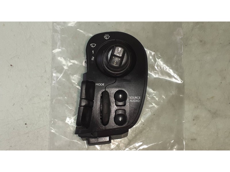 Recambio de mando limpia para renault modus confort dynamique referencia OEM IAM 88103003175 0116050490 DELPHI