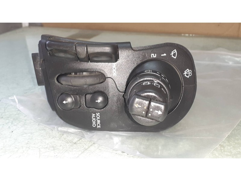 Recambio de mando limpia para renault modus confort dynamique referencia OEM IAM 88103003175 0116050490 DELPHI