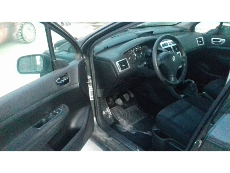 peugeot 307 berlina (s2) del año 2006