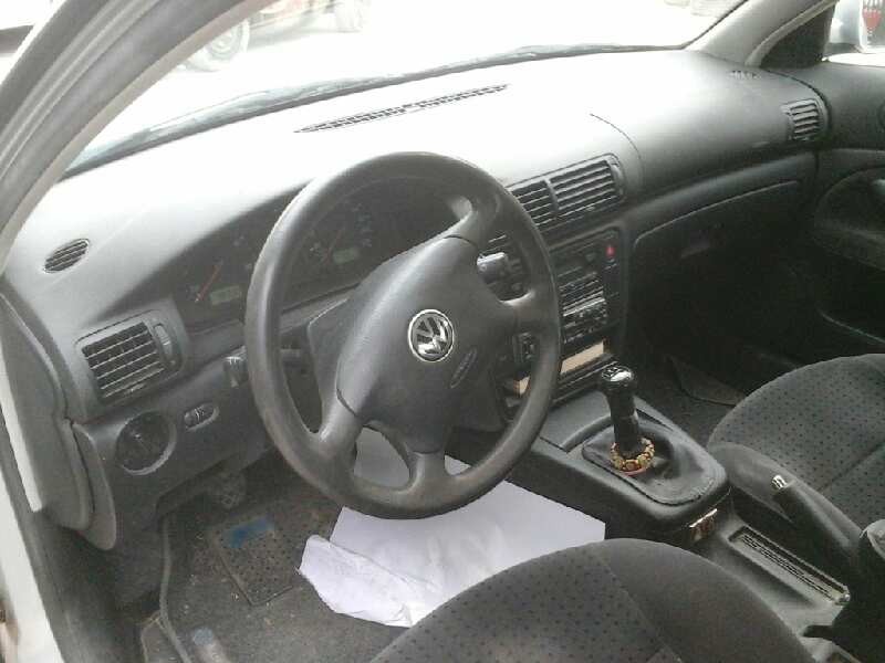 volkswagen passat berlina (3b2) del año 1999