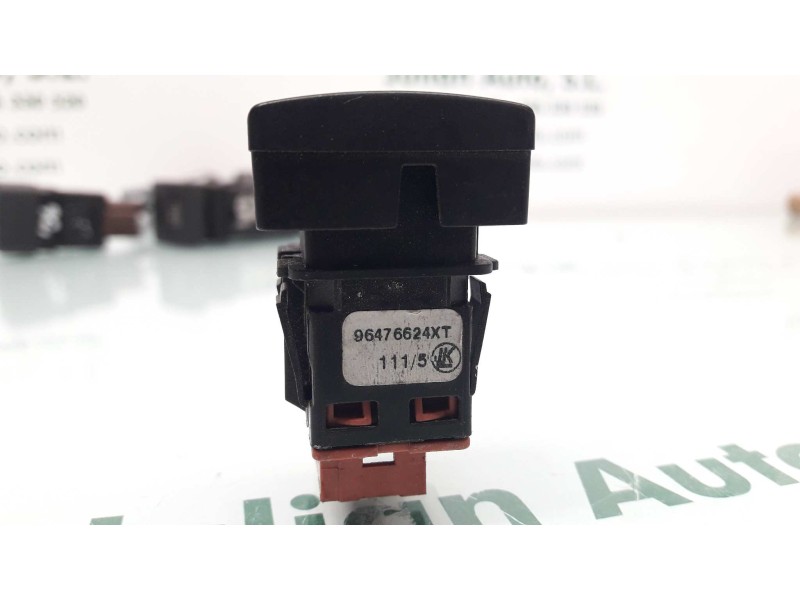 Recambio de interruptor para citroen c4 coupe lx referencia OEM IAM 96476624XT  ESP
