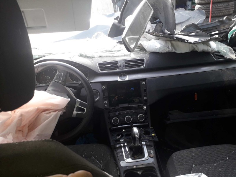 volkswagen passat variant (365) del año 2014