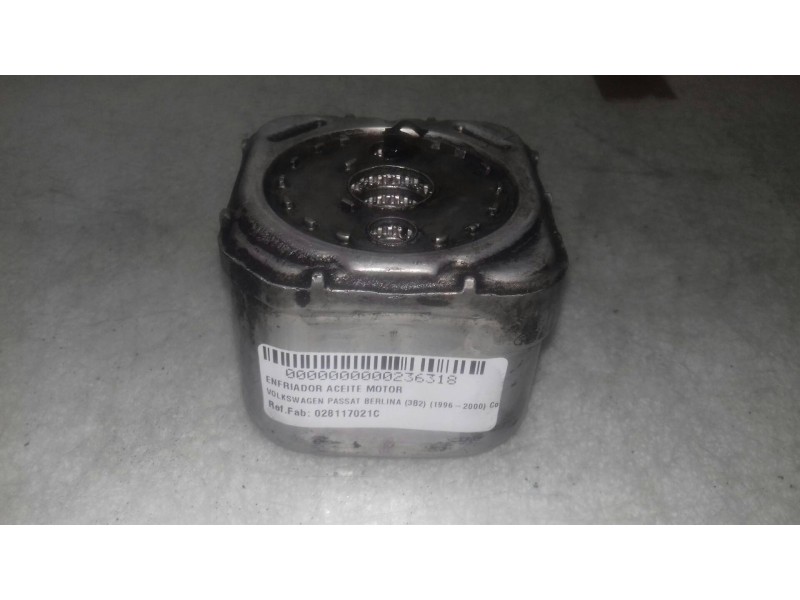 Recambio de enfriador aceite motor para volkswagen passat berlina (3b2) comfortline referencia OEM IAM 028117021C  