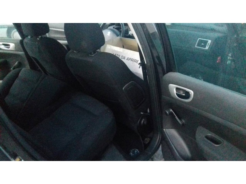 peugeot 307 berlina (s2) del año 2006