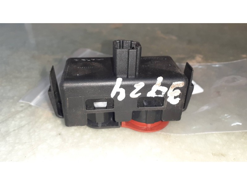Recambio de warning para renault modus confort dynamique referencia OEM IAM 8200214895  