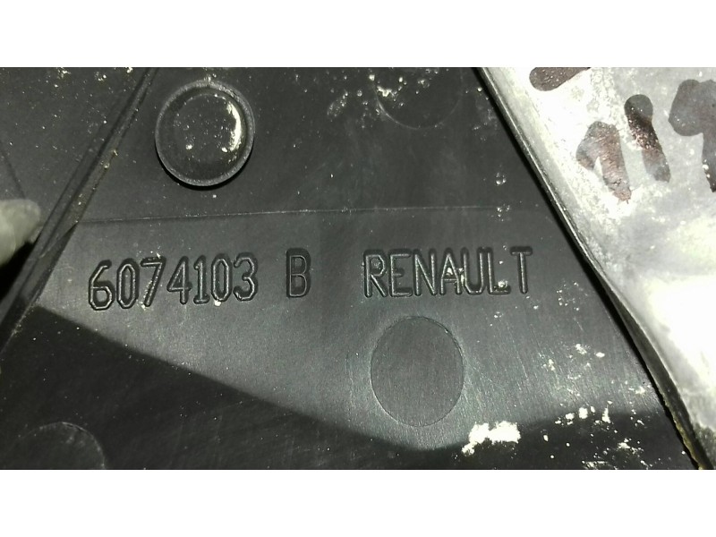Recambio de volante para renault laguna iii limited referencia OEM IAM 484300001R 6074103B CON MANDOS