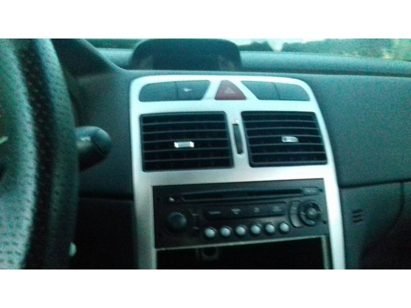 peugeot 307 berlina (s2) del año 2006