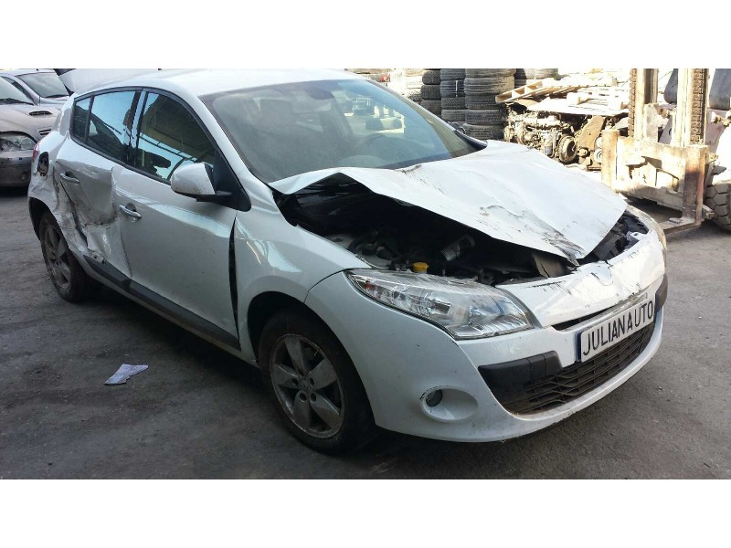 renault megane iii berlina 5 p del año 2009