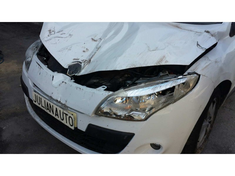 renault megane iii berlina 5 p del año 2009