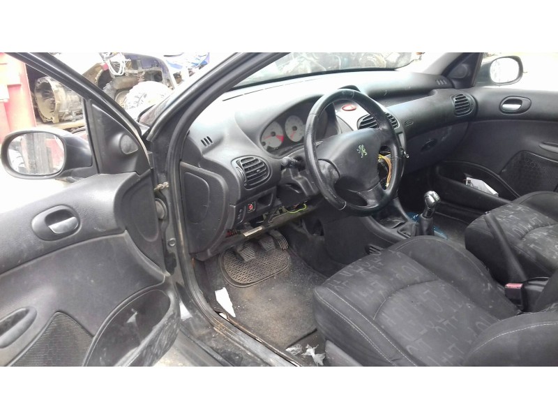 peugeot 206 berlina del año 2005