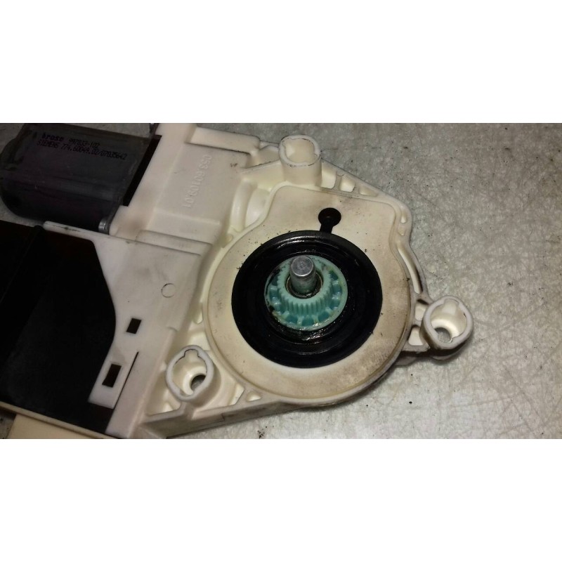 Recambio de motor elevalunas delantero izquierdo para citroen c5 berlina attraction referencia OEM IAM 996395101 997833102 77460