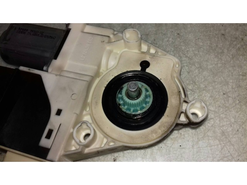 Recambio de motor elevalunas delantero izquierdo para citroen c5 berlina attraction referencia OEM IAM 996395101 997833102 77460