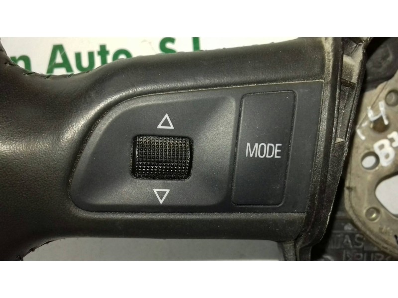 Recambio de volante para audi a4 avant (8e) 1.8 t quattro referencia OEM IAM 4F0419091AH 61680010A PIEL