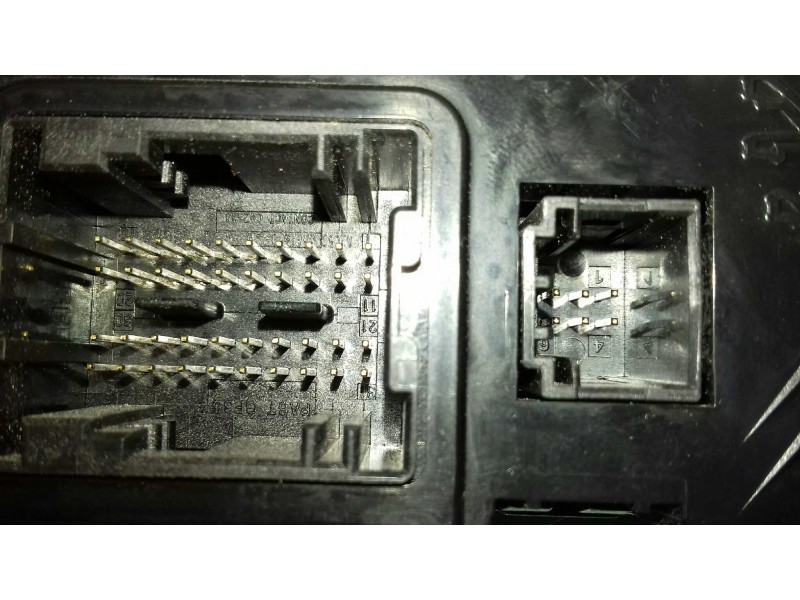 Recambio de mando climatizador para peugeot 5008 access referencia OEM IAM 96738323XT  BEHR