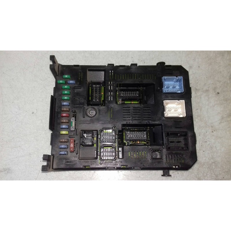 Recambio de caja reles / fusibles para citroen c5 berlina attraction referencia OEM IAM 216761594H  JOHNSON CONTROLS