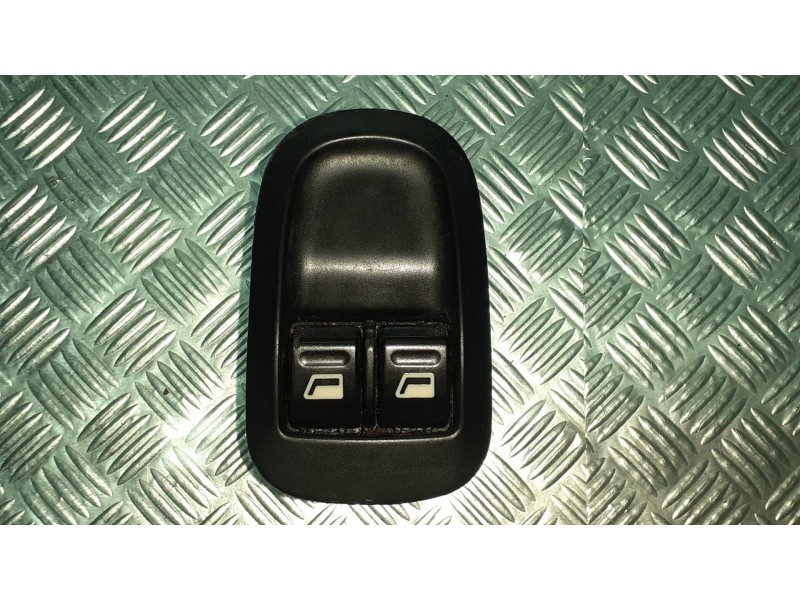 Recambio de mando elevalunas delantero izquierdo para peugeot 206 berlina xs-line referencia OEM IAM   
