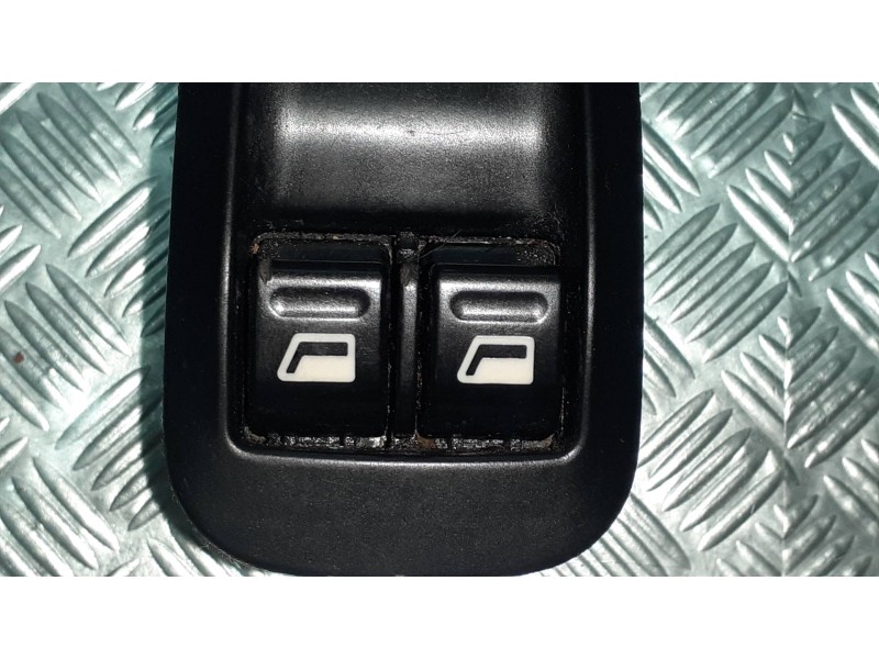 Recambio de mando elevalunas delantero izquierdo para peugeot 206 berlina xs-line referencia OEM IAM   