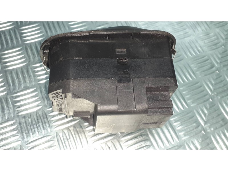 Recambio de mando elevalunas delantero izquierdo para peugeot 206 berlina xs-line referencia OEM IAM   