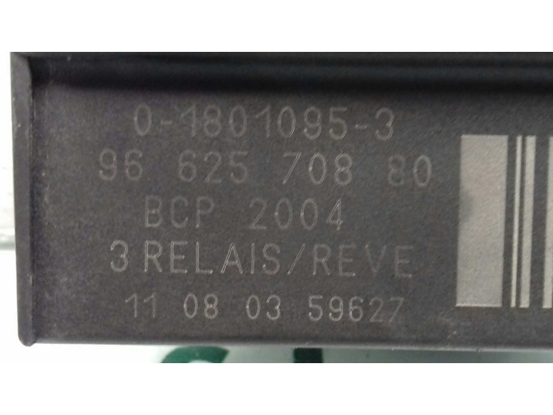 Recambio de caja precalentamiento para peugeot 5008 access referencia OEM IAM 9662570880 018010953 