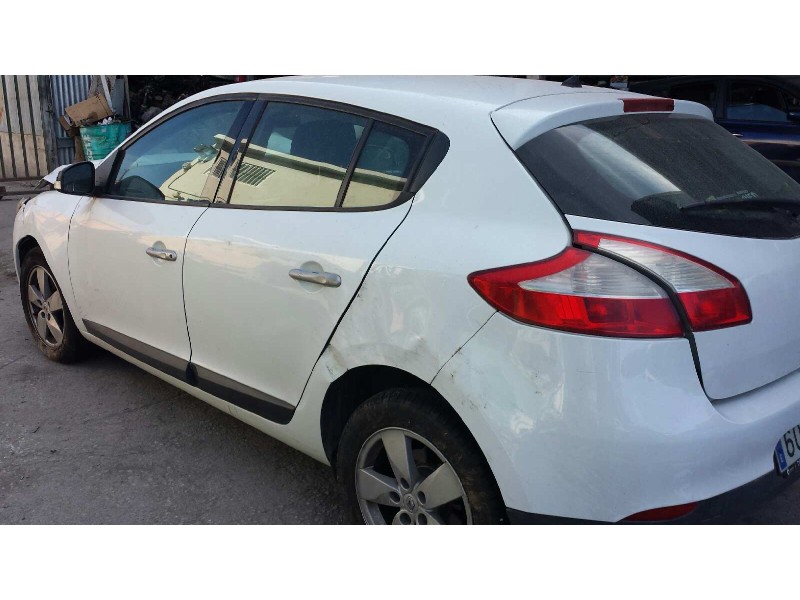 renault megane iii berlina 5 p del año 2009