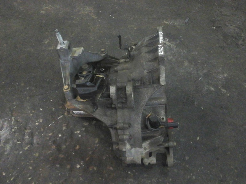 Recambio de caja cambios para ford transit connect (tc7) furgón (2006) referencia OEM IAM 2T1R7002BE 2T1R7002BE 5 VELOCIDADES