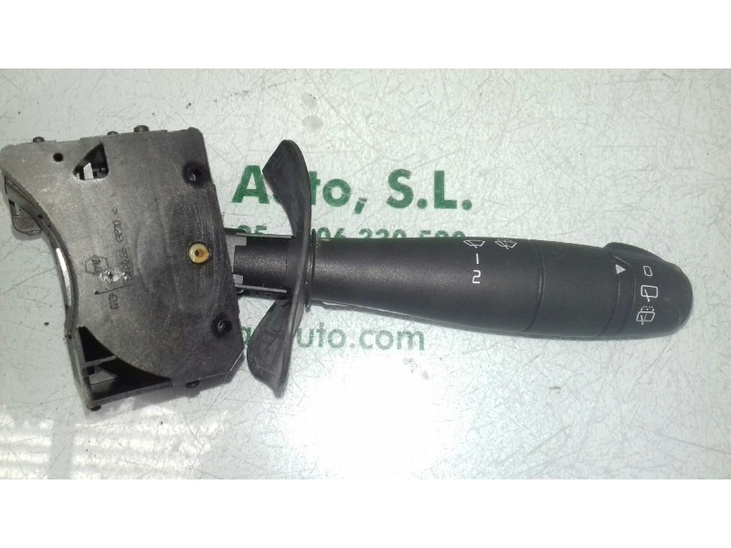 Recambio de mando limpia para dacia sandero ambiance referencia OEM IAM 8200792587  